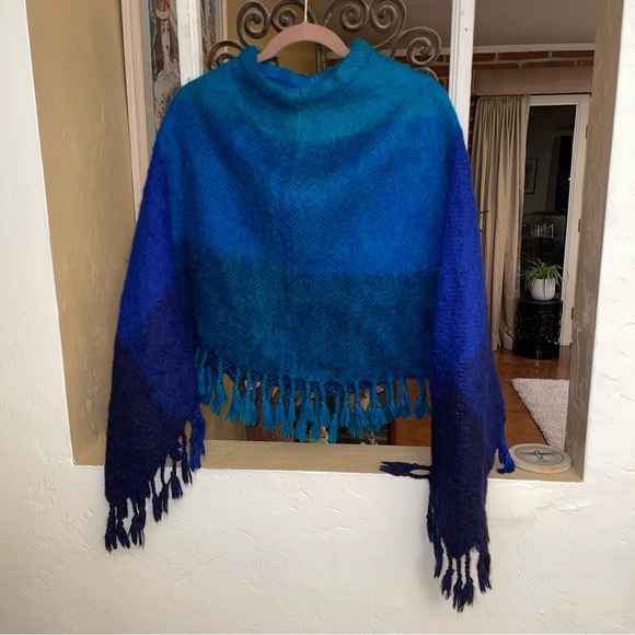 Woman’s Pancho Blue Wool Size S/M Fringe - Picture 4 of 5